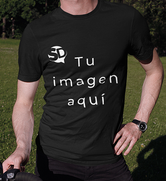 Camiseta oscura básica para hombre